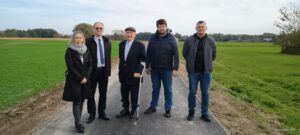 Miniaturka artykułu Nowy asfalt na drodze w Zarudni