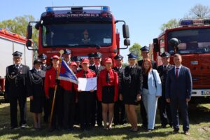 Miniaturka artykułu Pierwszy w powiecie chełmskim proporzec dla Młodzieżowej Drużyny Pożarniczej OSP Żalin